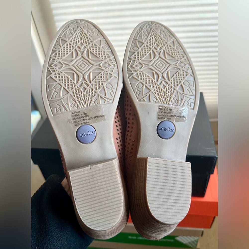 Stylish Ribbed Slip-On Shoes - Picture 9 of 10